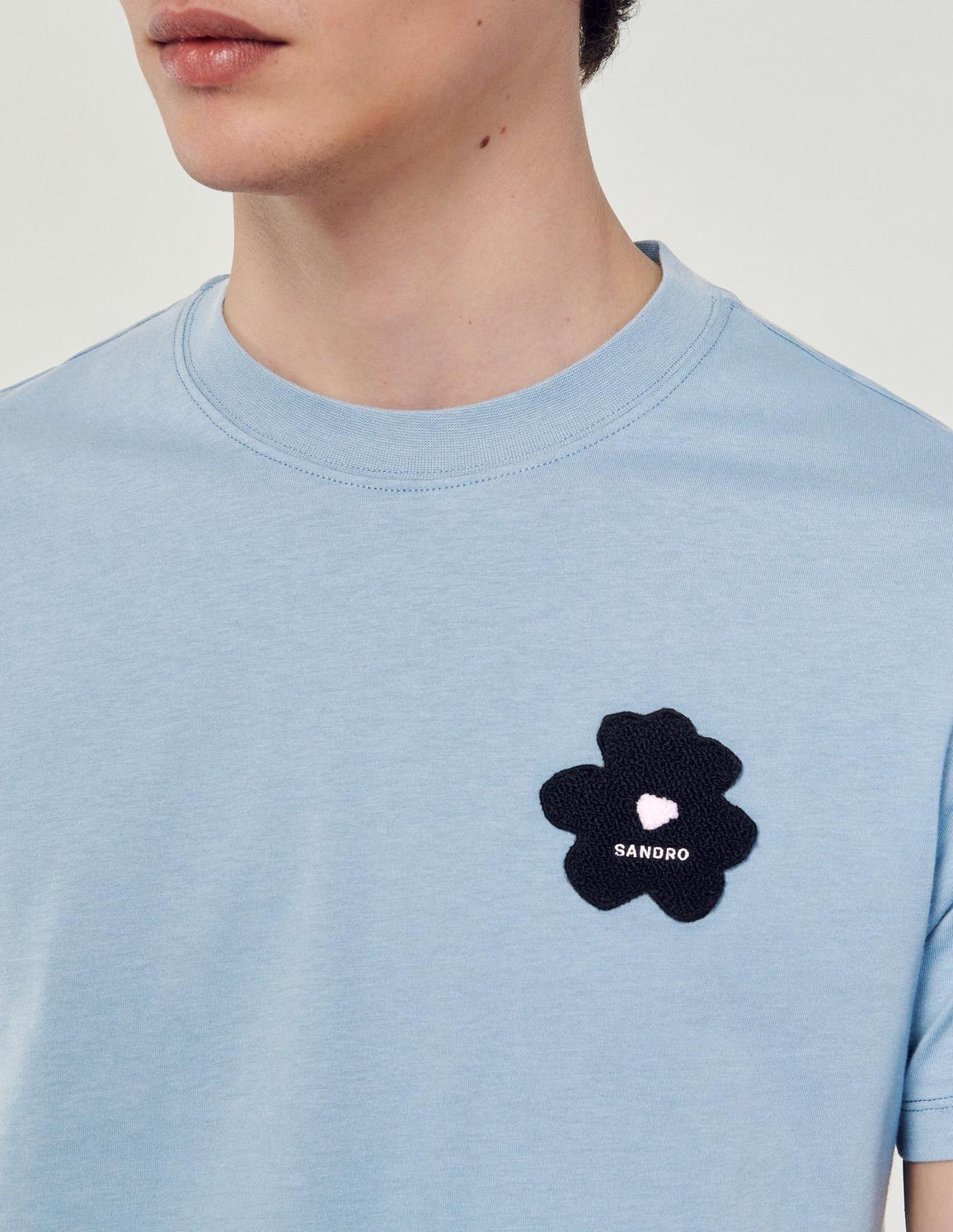 Çiçek Figür Detaylı Mavi T-shirt